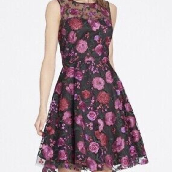 Tahari Dresses & Skirts - Tahari floral lace embroidery fit and flare dress sz 10 *C